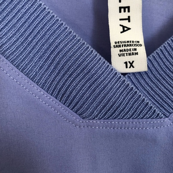 Athleta Zephyr Tee in Victorian Periwinkle, Size 1X - Picture 4 of 9